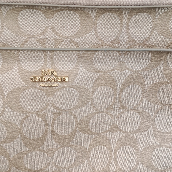 ​Coach F58316 File Signature Canvas Crossbody Bag Khaki Chalk 10.5" x 7" - Picture 4 of 16